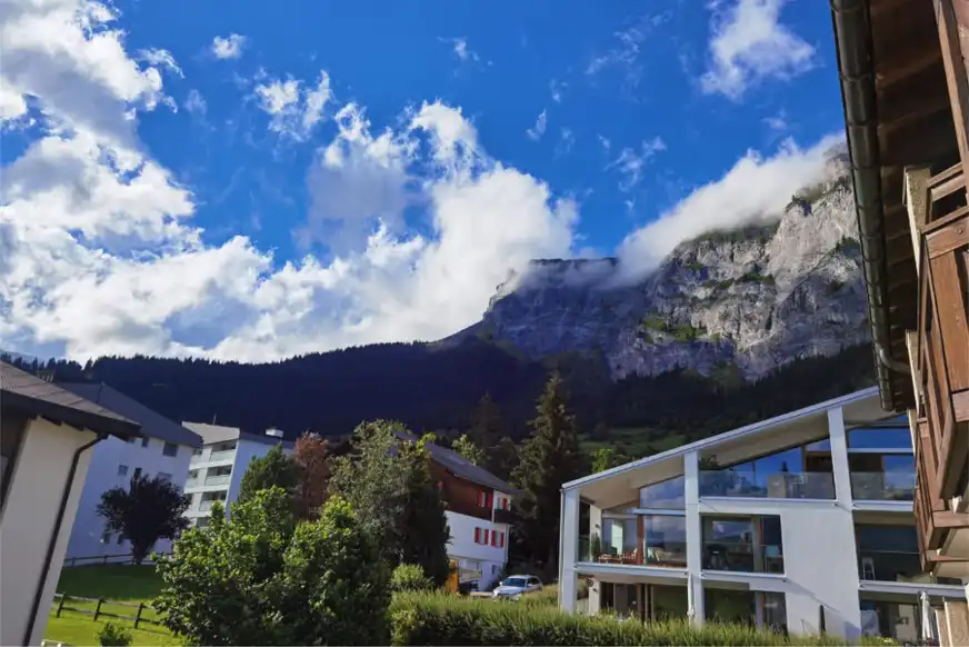 Hütte in den Schweizer Bergen