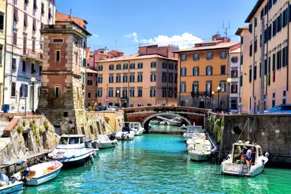  Livornos Altstadt durchziehen unzählige Kanäle, weshalb die Stadt auch den Beinamen "Neues Venedig" trägt.