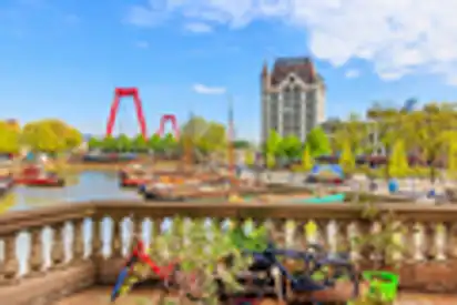 Blick auf den schönen Alten Hafen in Rotterdam